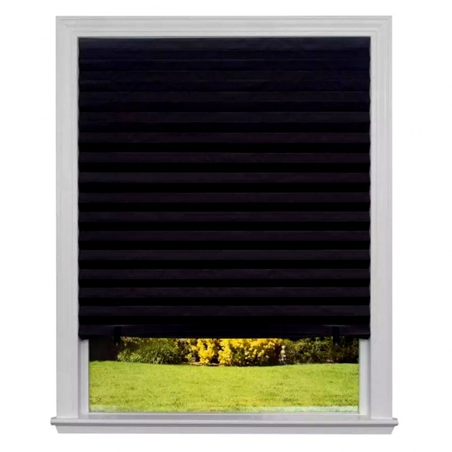 Жалюзи черные горизонтальные