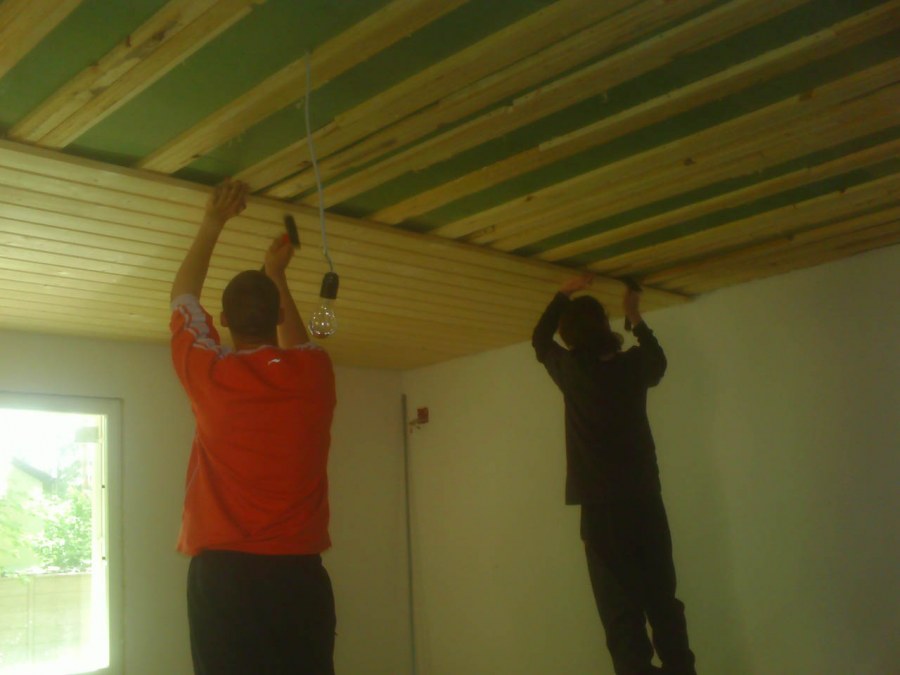 Подшивка потолка вагонкой