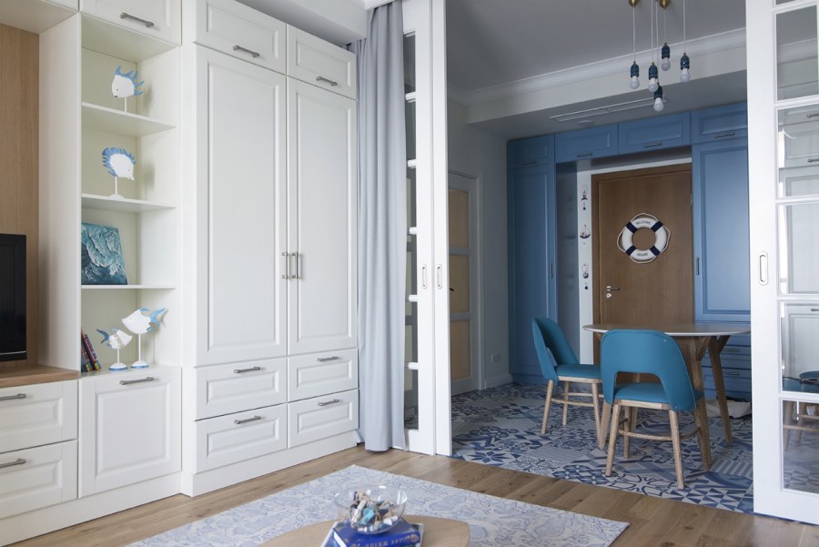 Прихожая бело синяя