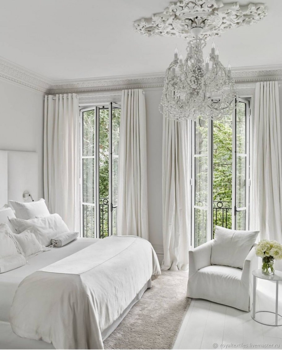Интерьер белой спальни