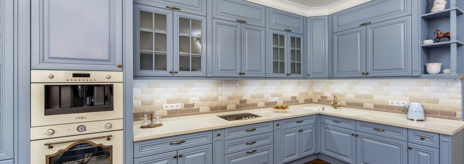 Синие кухни