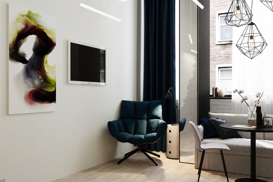 Зеркало в узкой прихожей