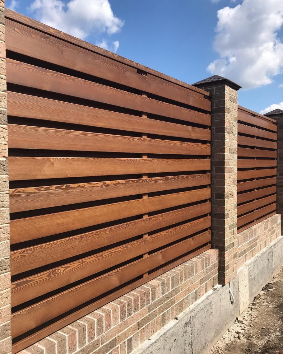 Забор из планкена лиственницы