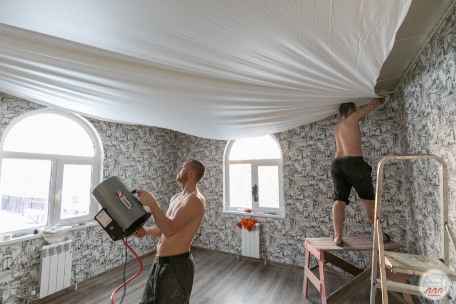 Установщик натяжных потолков