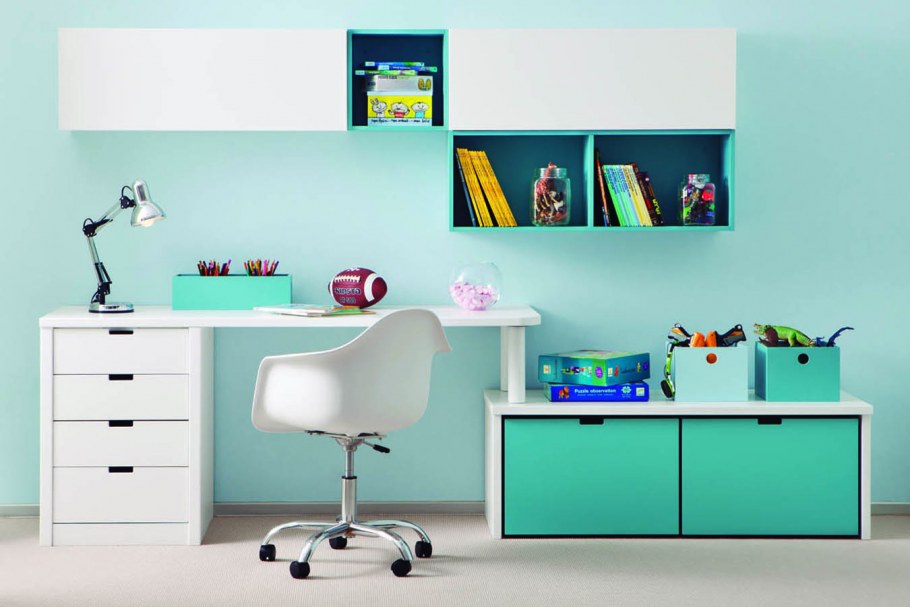 Письменный стол в детскую