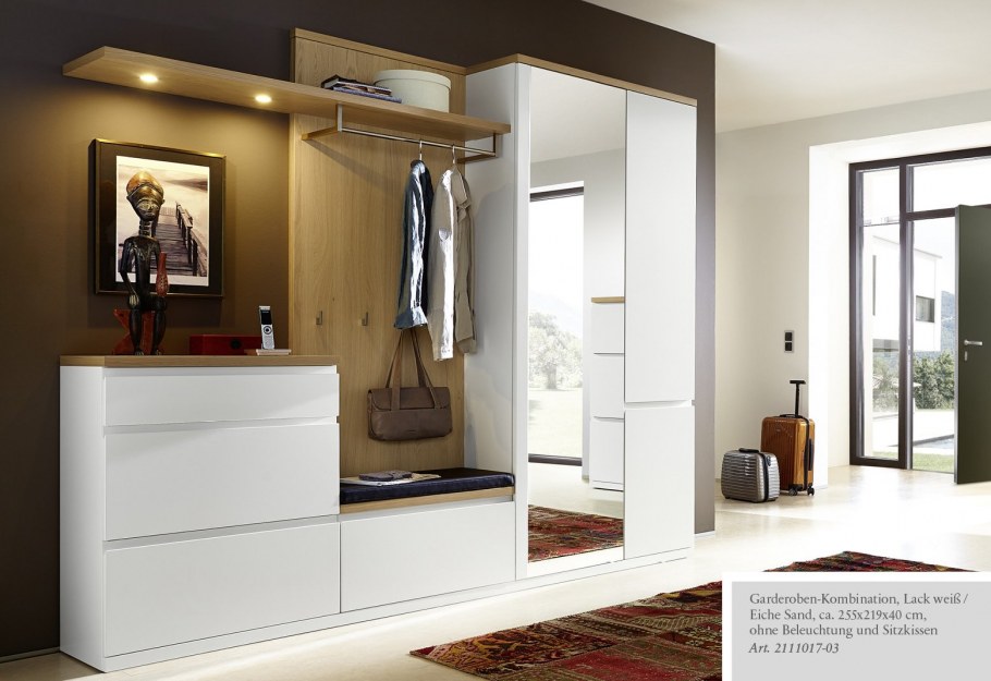 Прихожая в современном стиле