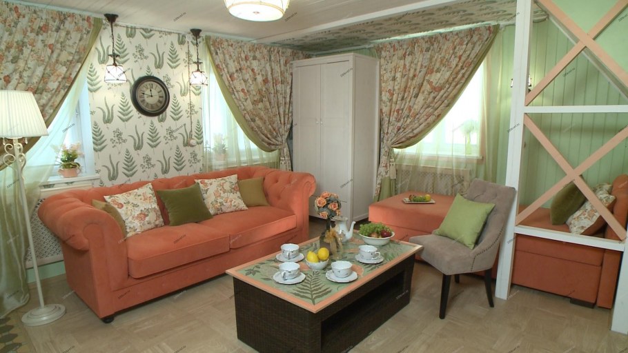 Картины в гостиную над диваном в классическом стиле