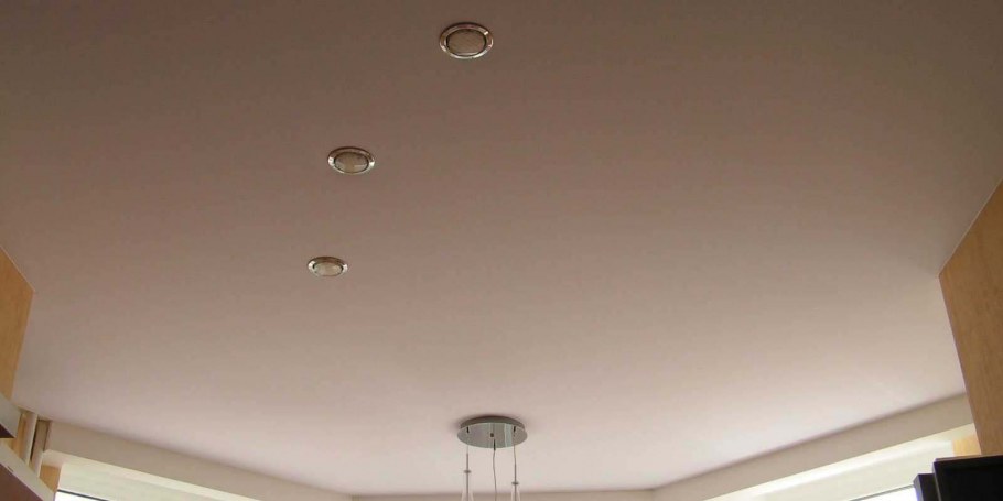 Двухуровневый потолок бежевый с белым