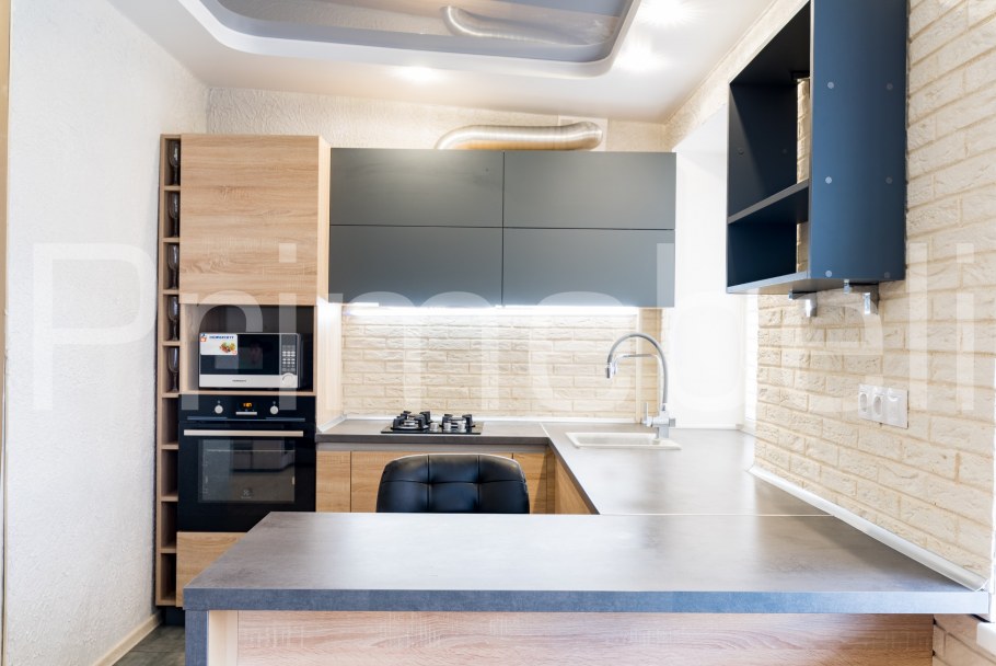 Кухня лофт с островом