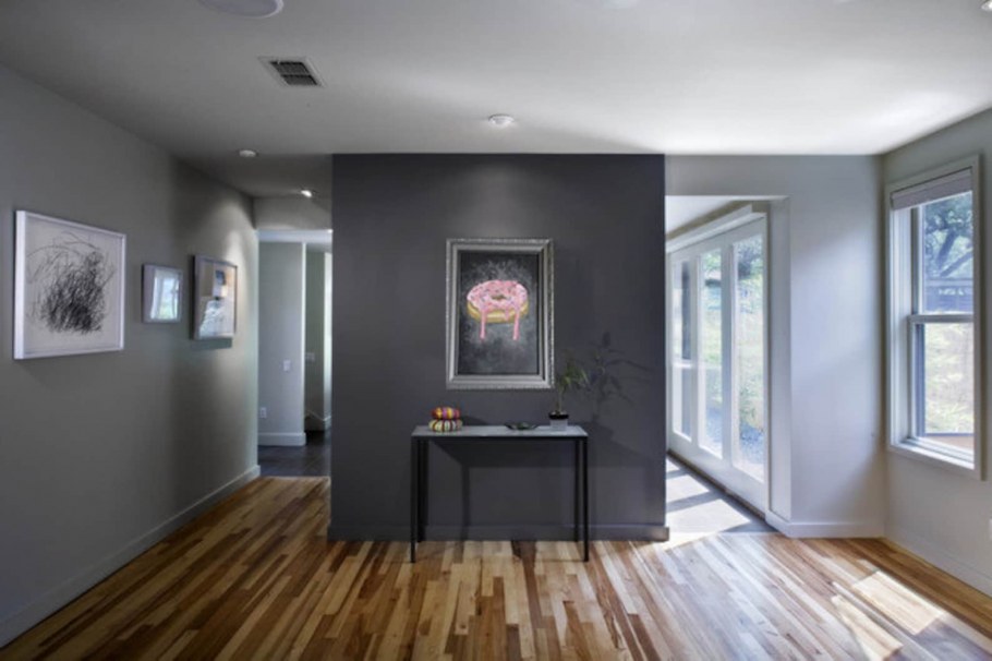 Темно серые стены в интерьере
