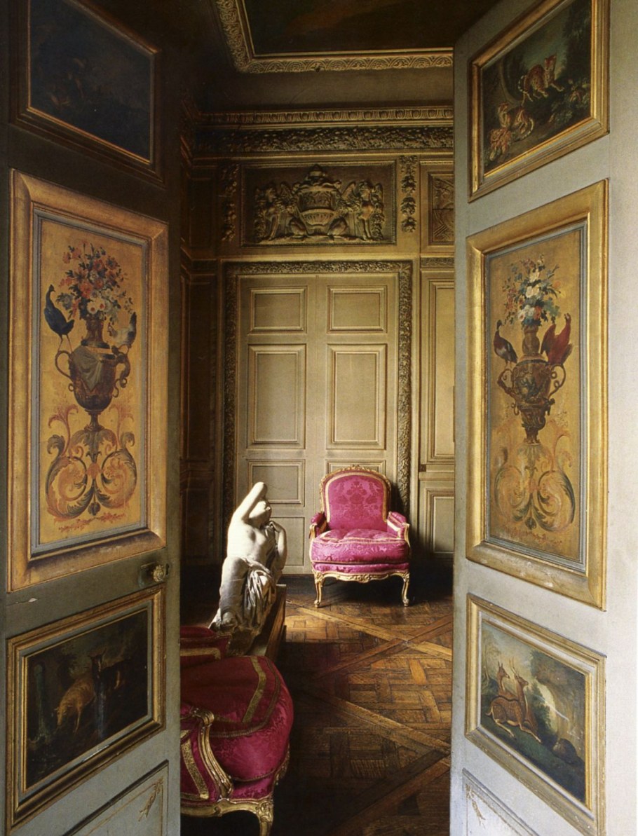 Гротеск в интерьере