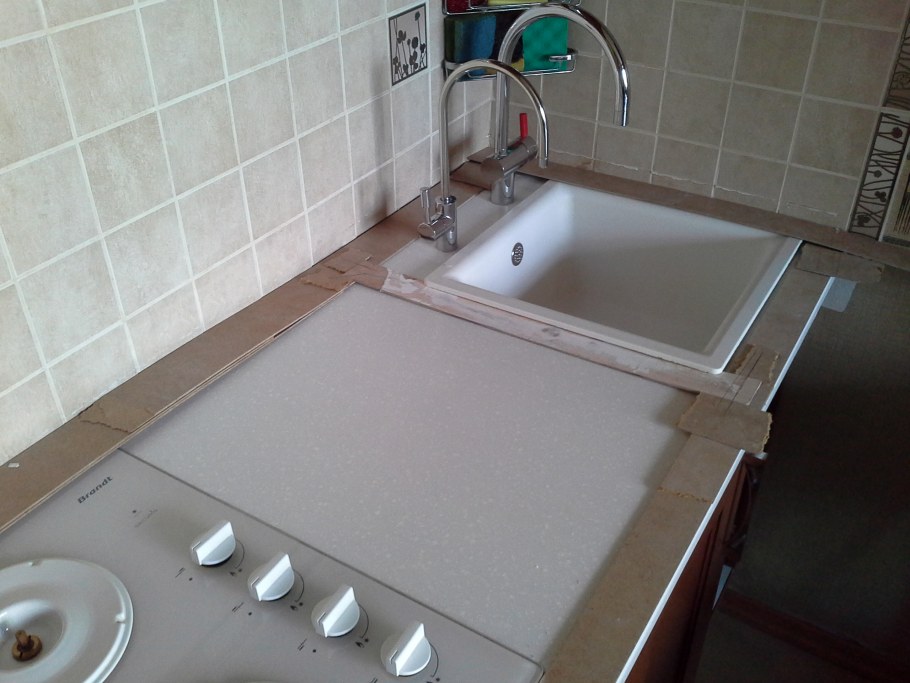 Каменная столешница без плинтуса