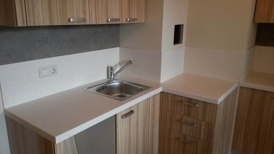 Столешница из искусственного камня черная