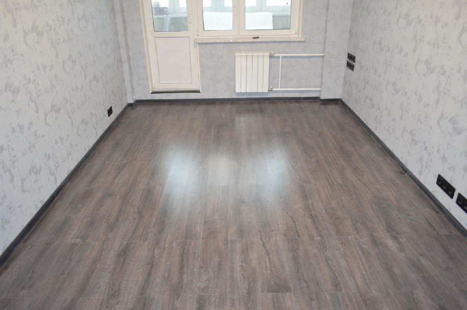 Отделка пола линолеумом