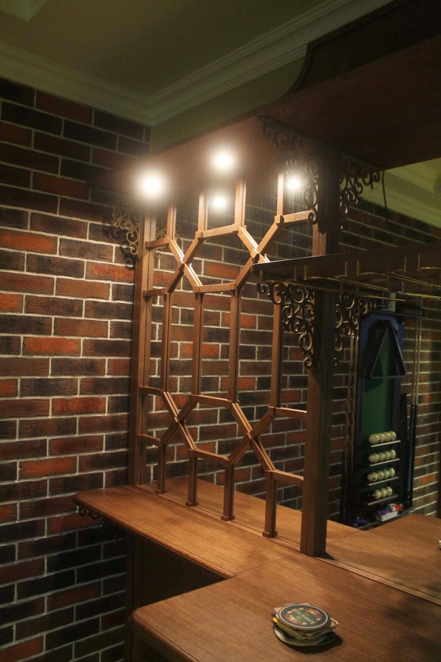 Барные стойки в бильярдной