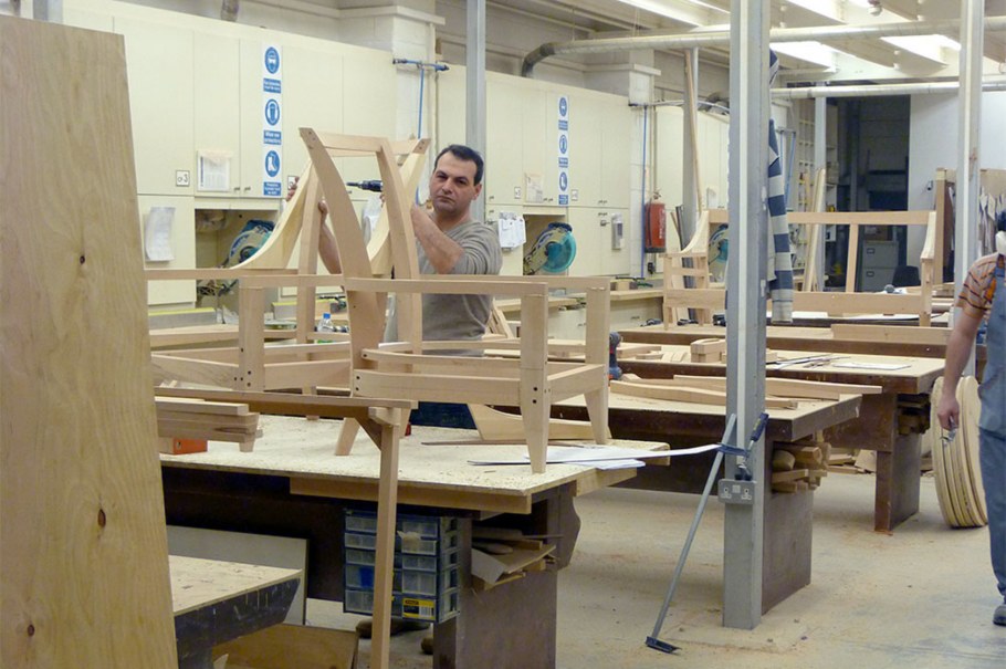 Цех по производству стульев