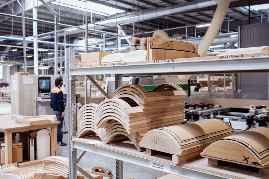 Монтажные работы на мебельном производстве