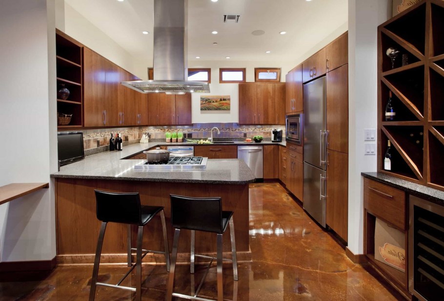 Коричневый мрамор в интерьере кухни