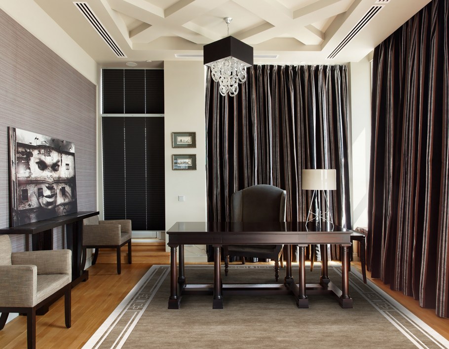 Стильный современный кабинет в квартире