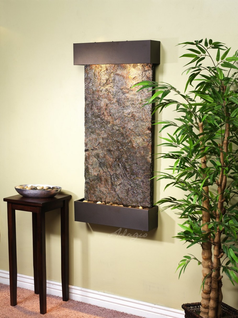 Фонтан в саду