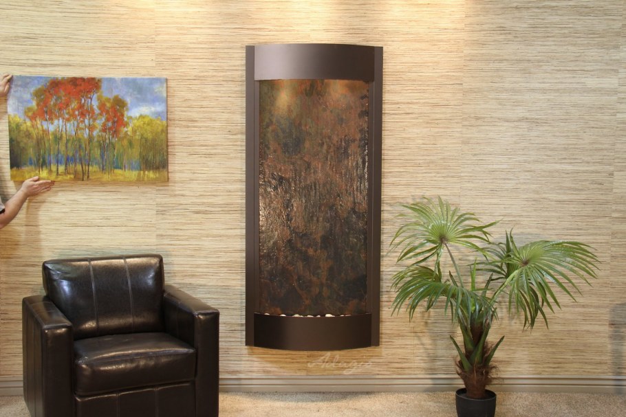 Фонтанчик на стене