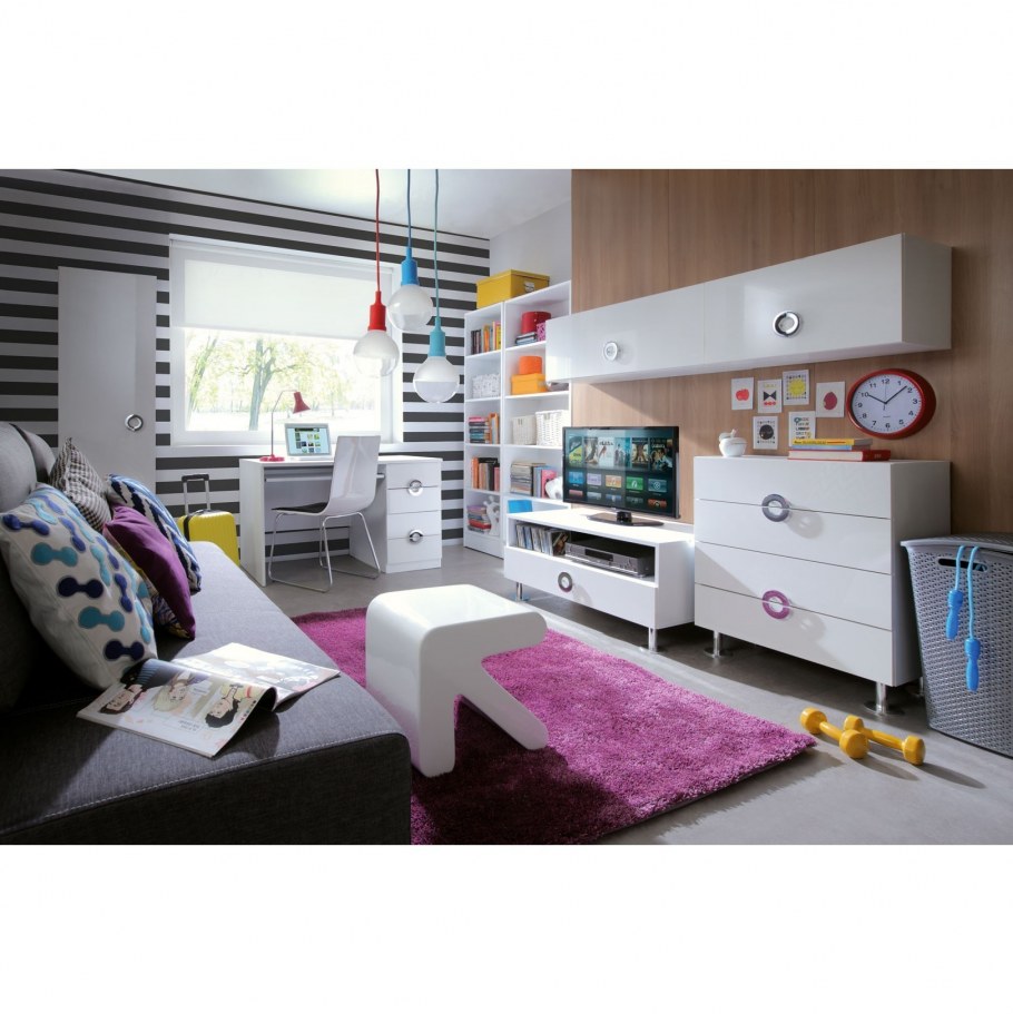 Белая глянцевая мебель для детской