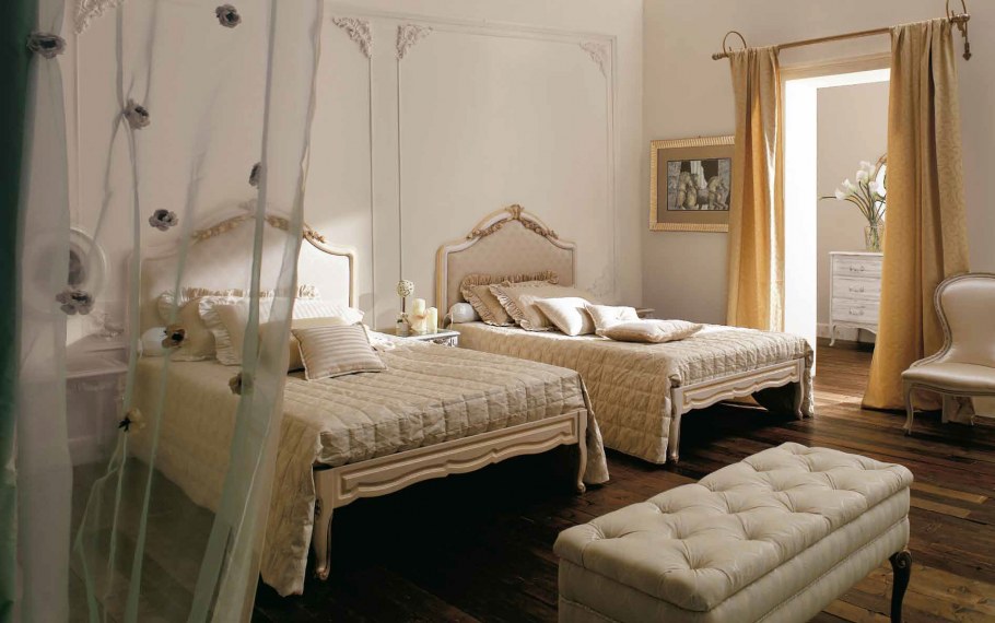 Спальня с двумя односпальными кроватями