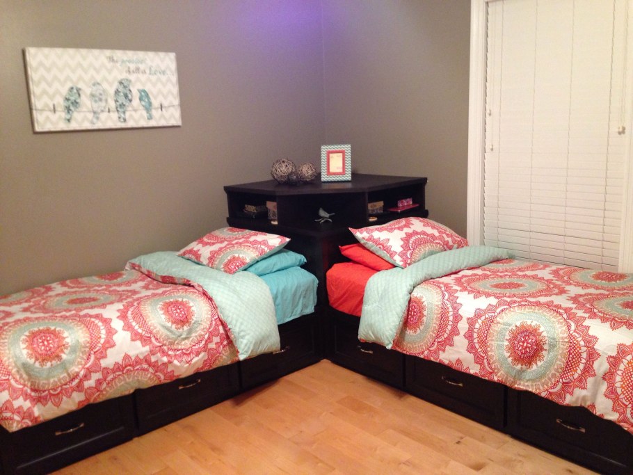 Спальня для двух девочек