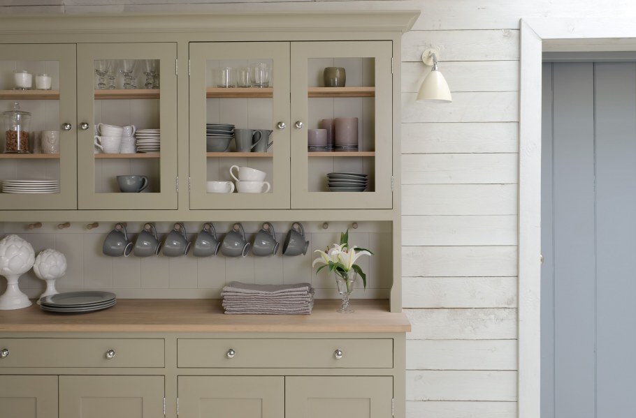 Верхние шкафчики на кухне в стиле Прованс