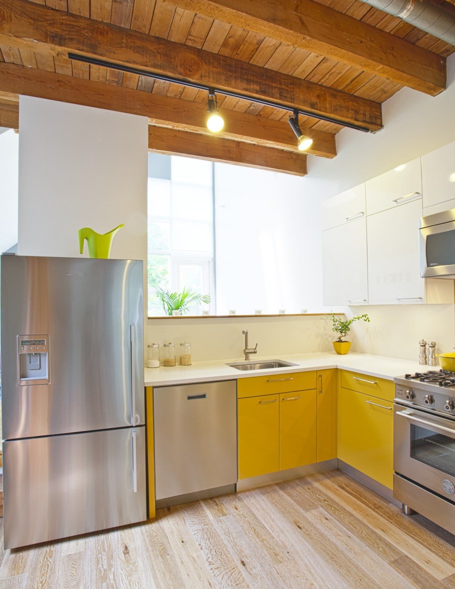 Кухня в бело желтых тонах