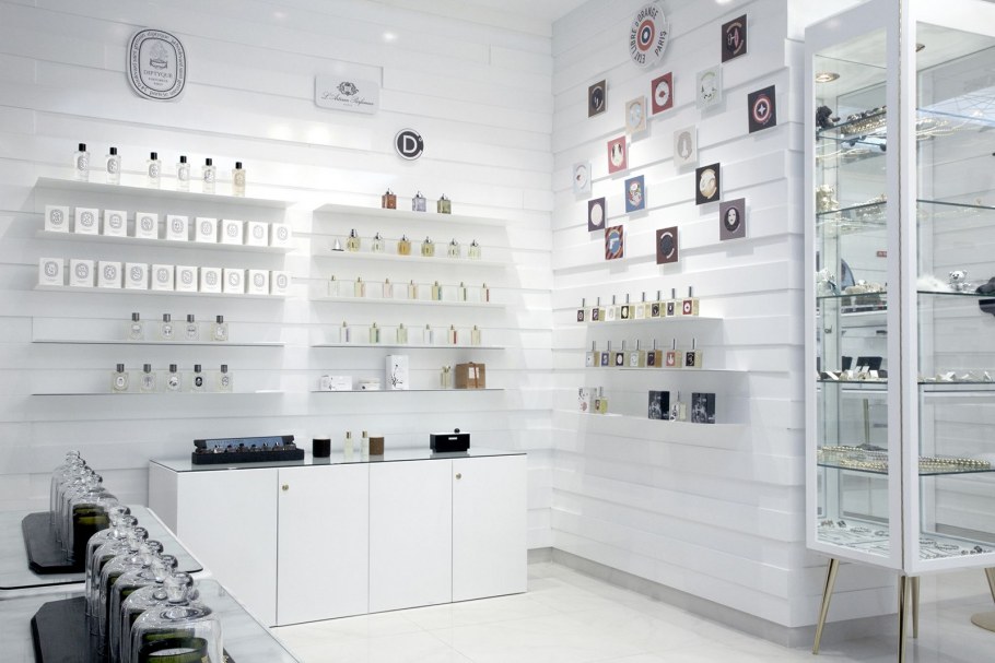 Витрина для парфюмерия дизайнерские