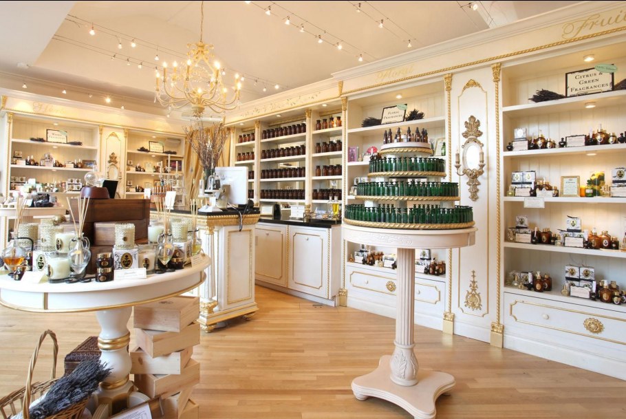 Парфюмерный магазин интерьер