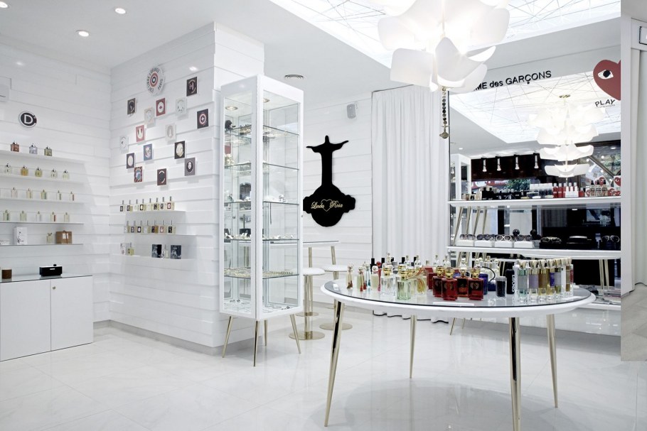 Парфюмерный магазин интерьер