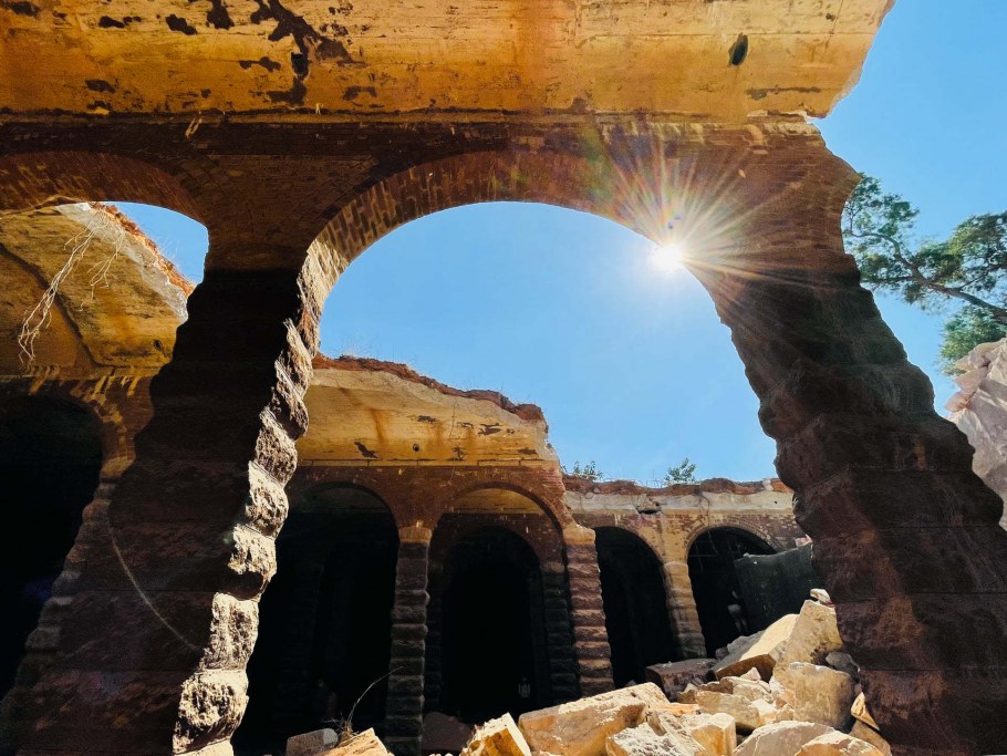 Руины заброшенного замка Всеволожск