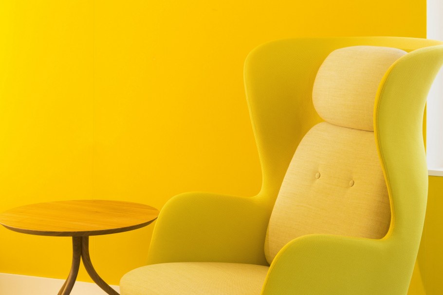 Реклама в желтых тонах тонах