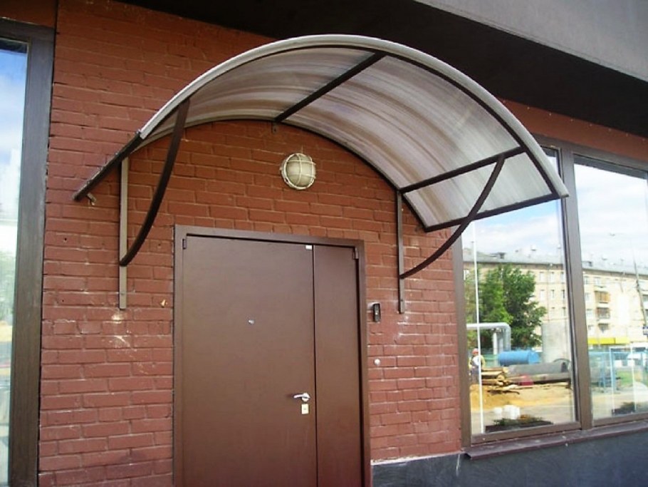 Красивые козырьки над дверью