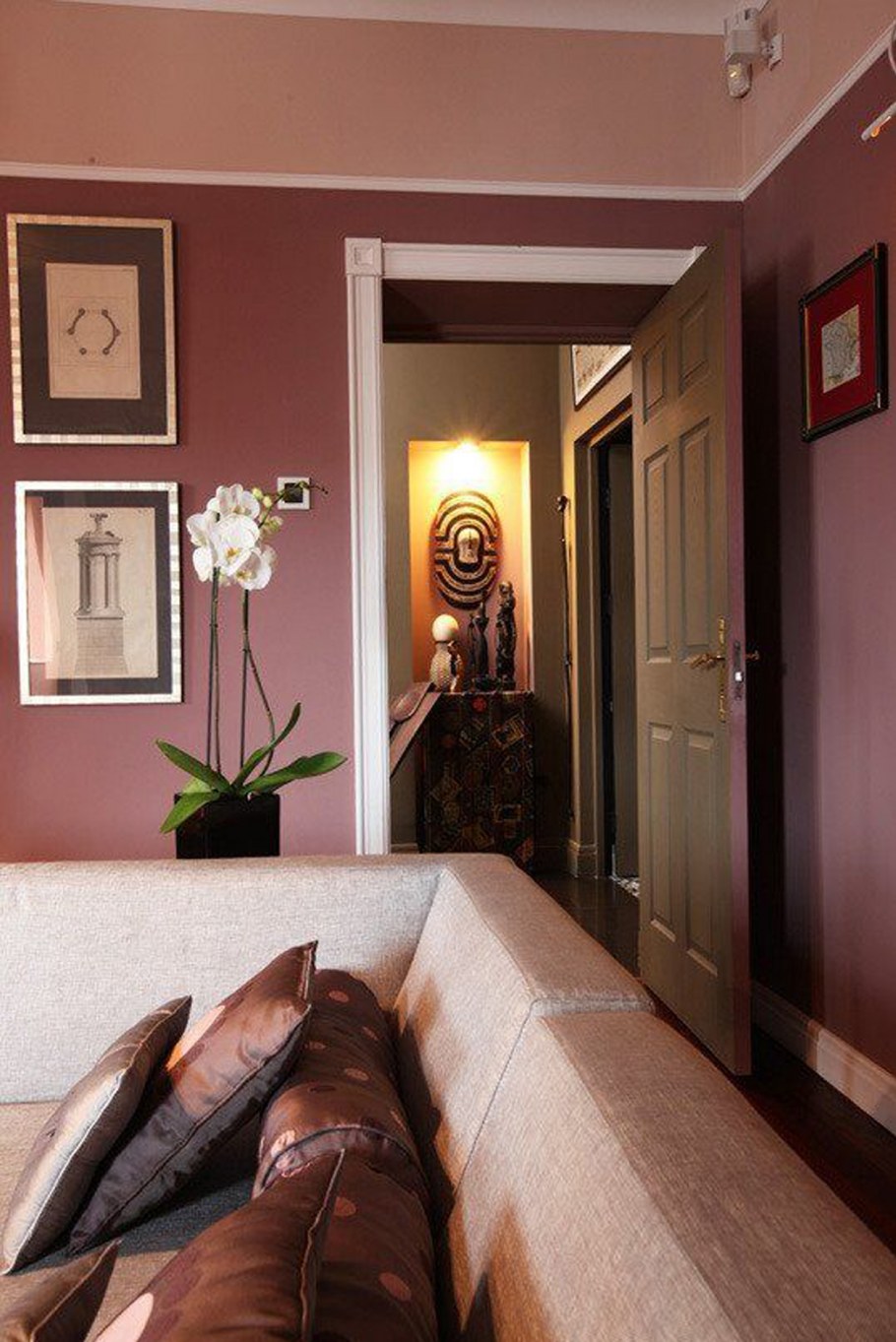 Гостиная в терракотовых тонах