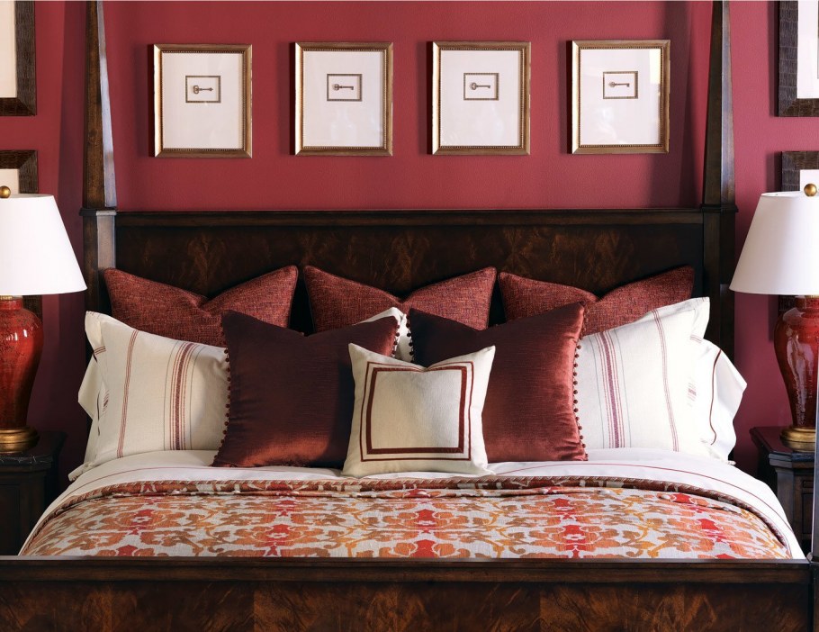 Кухня гостиная в бордовых тонах