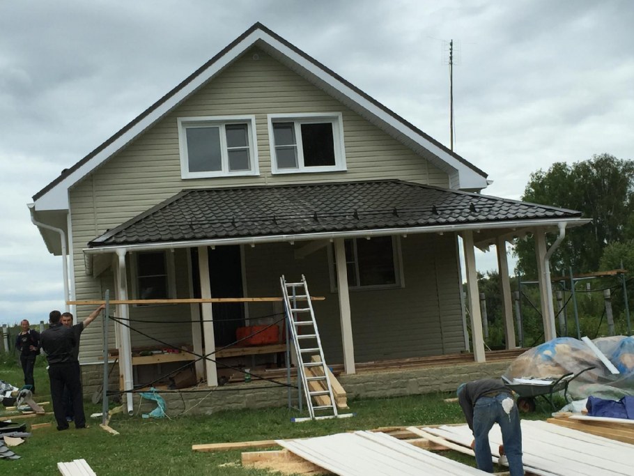 Каркасная баня 6х6 с террасой