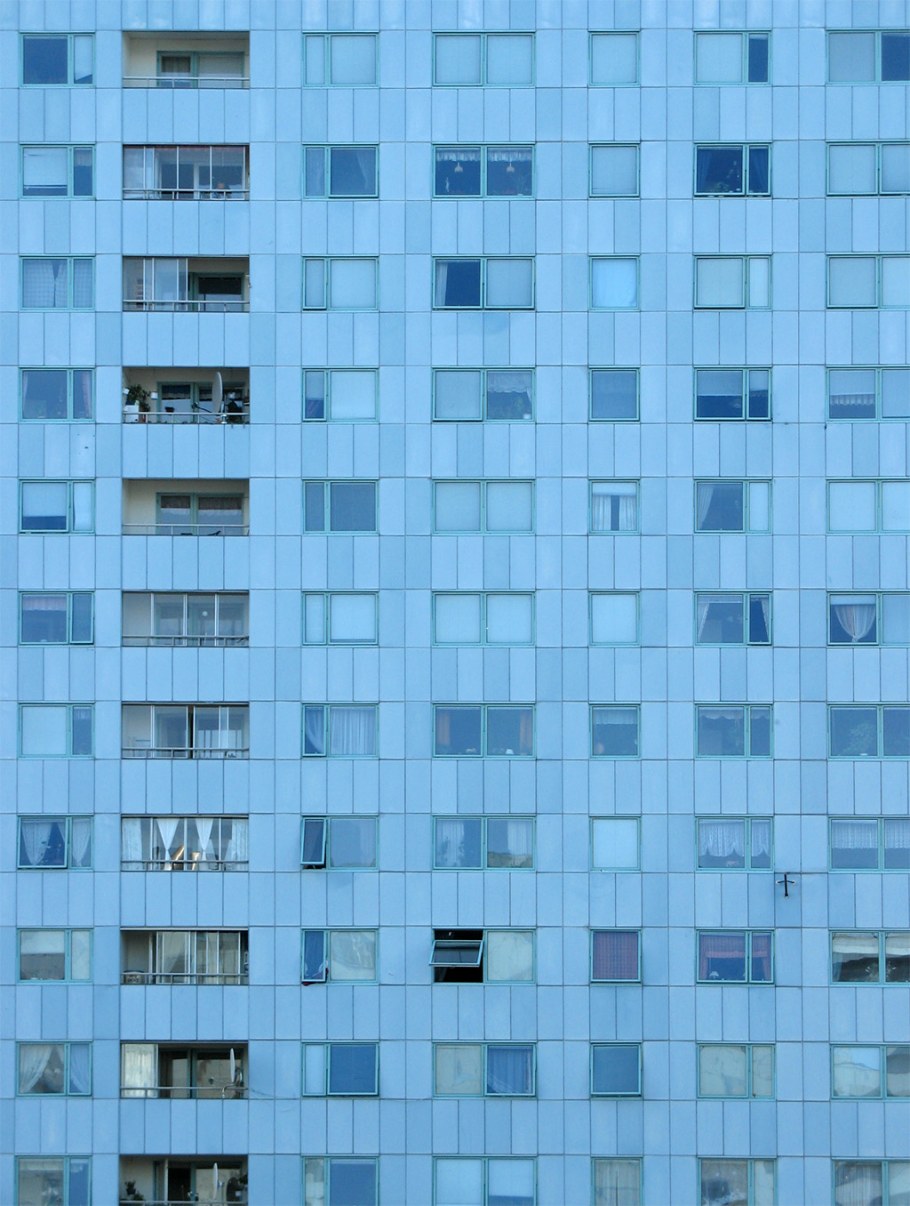 Многоквартирный дом окна