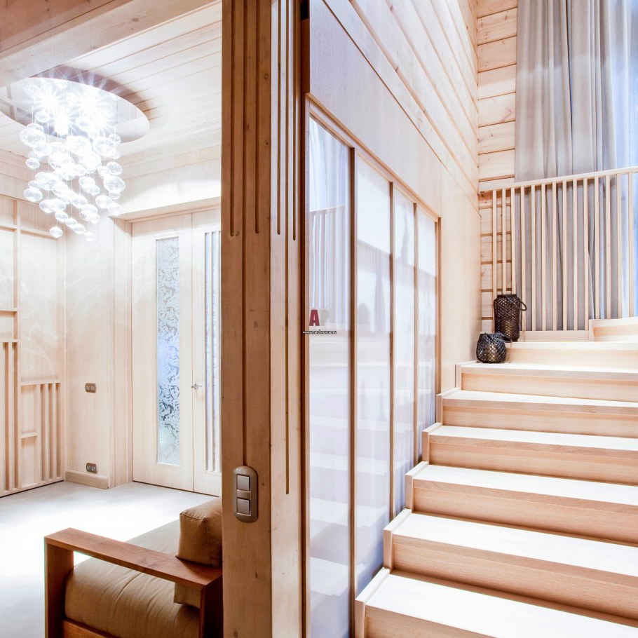 Холл в деревянном доме