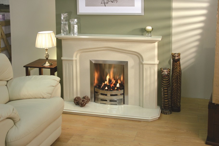 Фальш камин в гостиной