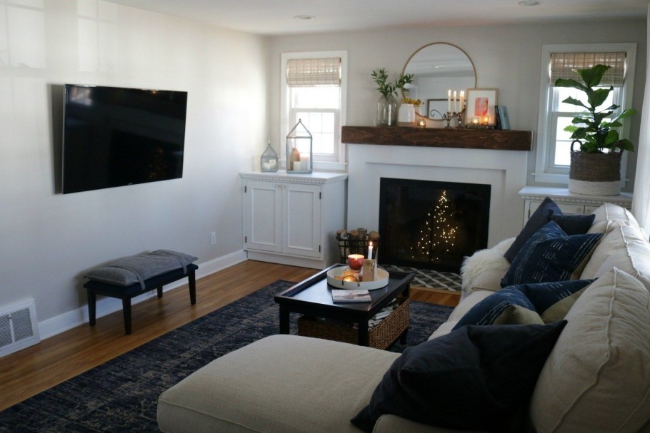 Угловой фальш камин в интерьере