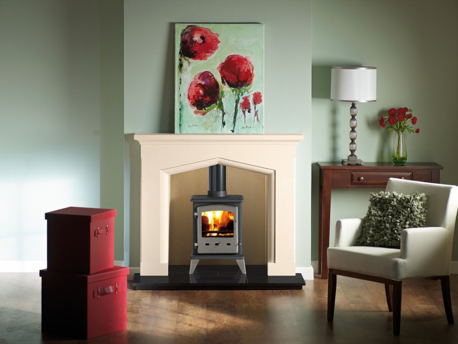 Гостиная с фальш камином