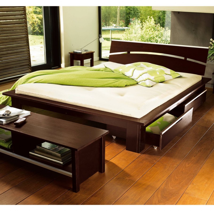 Кровать современная с выдвижными ящиками