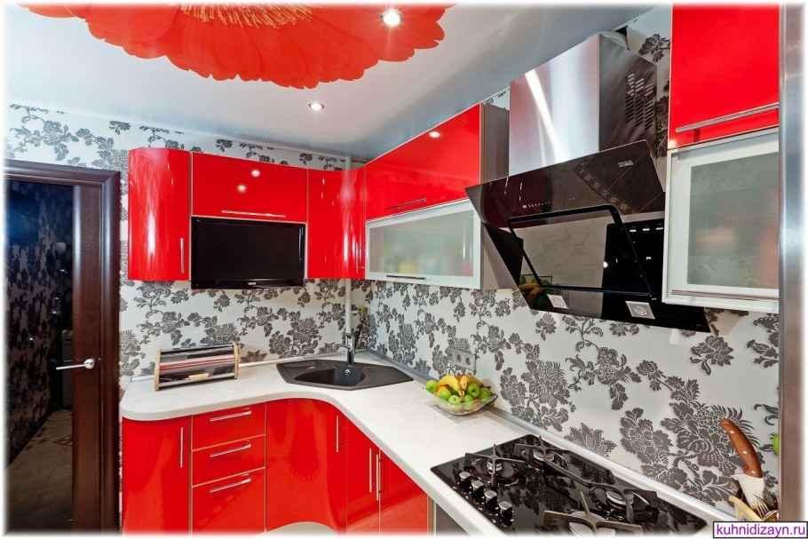 Кухня в хрущевке в красно-черном цвете