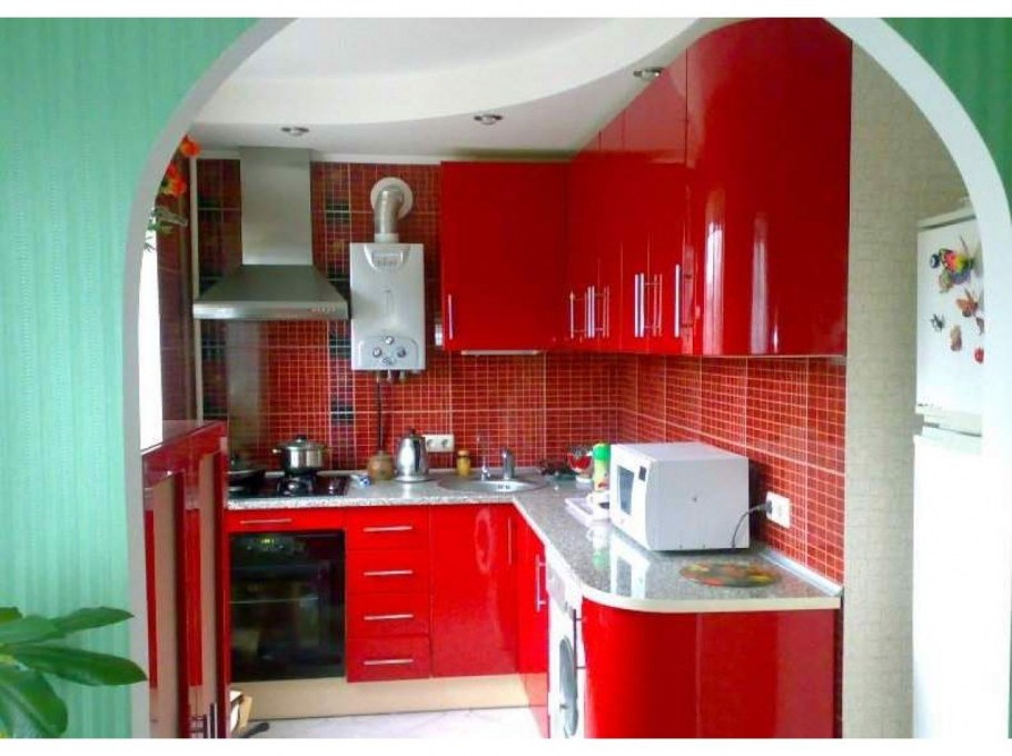 Красные кухни