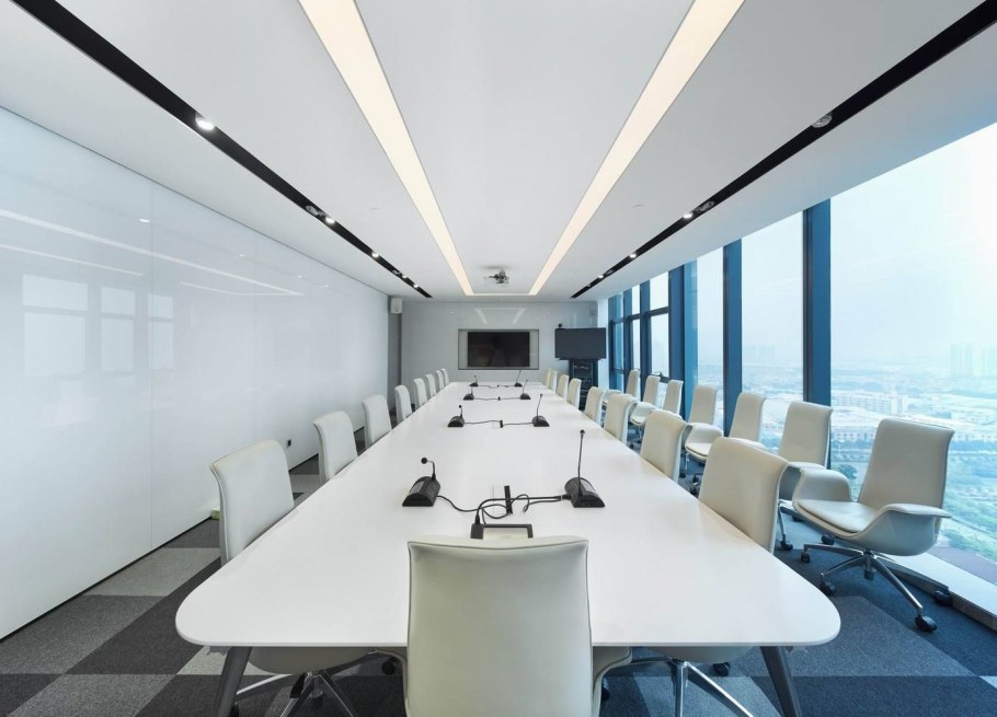 Офис в белом стиле