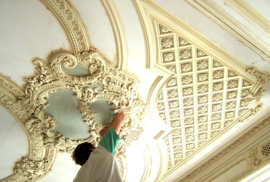 Лепные потолки из гипса