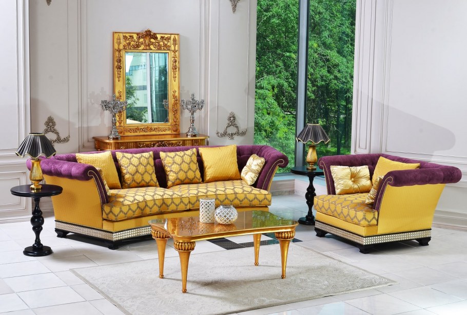 Диван в античном стиле